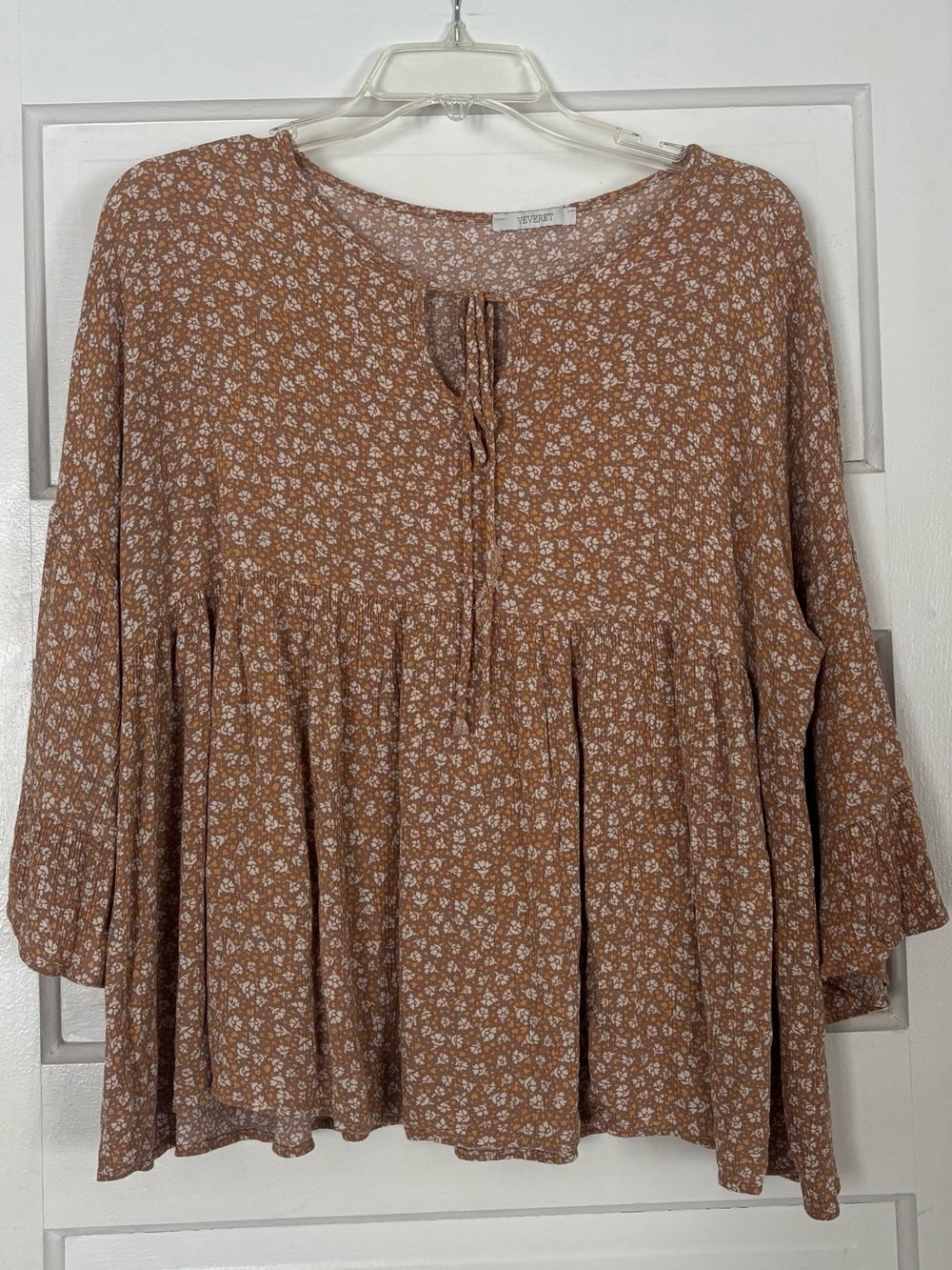 Veveret Women's Tan Floral Peasant Blouse with Tie Neck